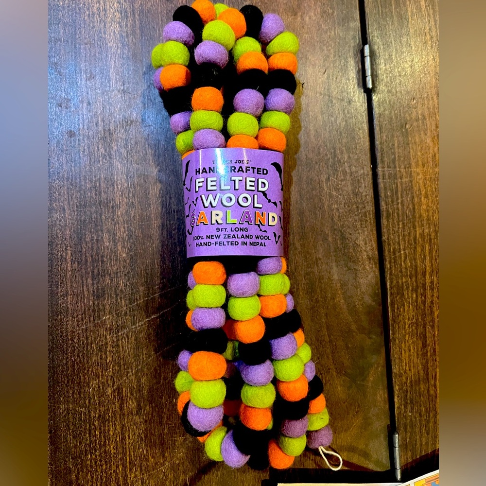 NEW TRADER JOES Halloween Felted 100% Wool Garland Decor 9 feet orange green bla